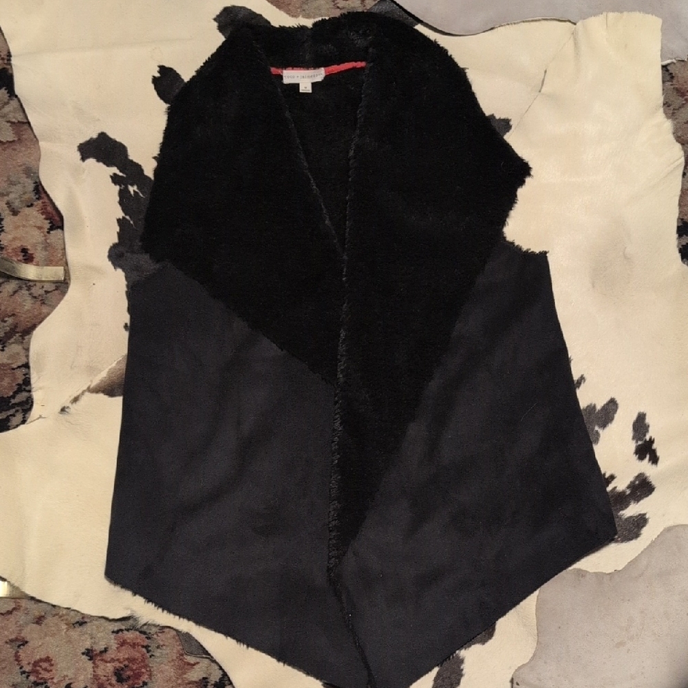 Elegant Black Faux Fur Vest